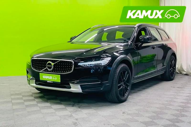 Käytetty Volvo V90 CC 190 HP (139 kW) 2018 Musta Farmari