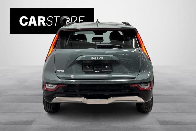 Käytetty Kia e-Niro 150 kW (204 HP) 2023 Katumaasturi