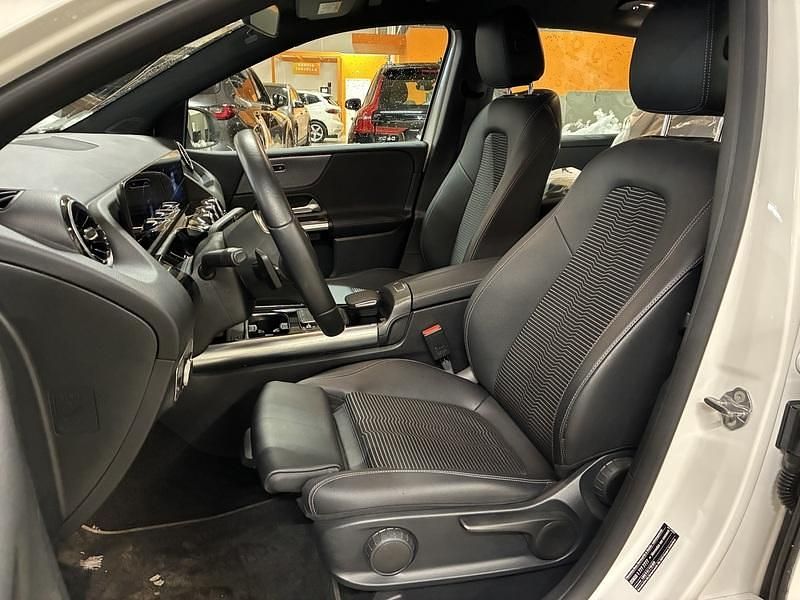 Käytetty Mercedes B250e Business 218 HP (160 kW) 2023 Tila-auto