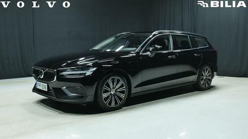 Musta Käytetty 2023 Volvo V60 Plus Farmari | 32 800 € (Supertarjous) - Kuva 1/3