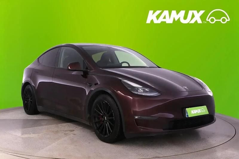 Cherry red Käytetty 2023 Tesla Model Y Performance Katumaasturi | 37 780 € (Perustarjous) - Kuva 1/4