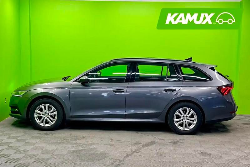Käytetty Skoda Octavia Ambition 150 HP (110 kW) 2023 Hopea / harmaa Farmari