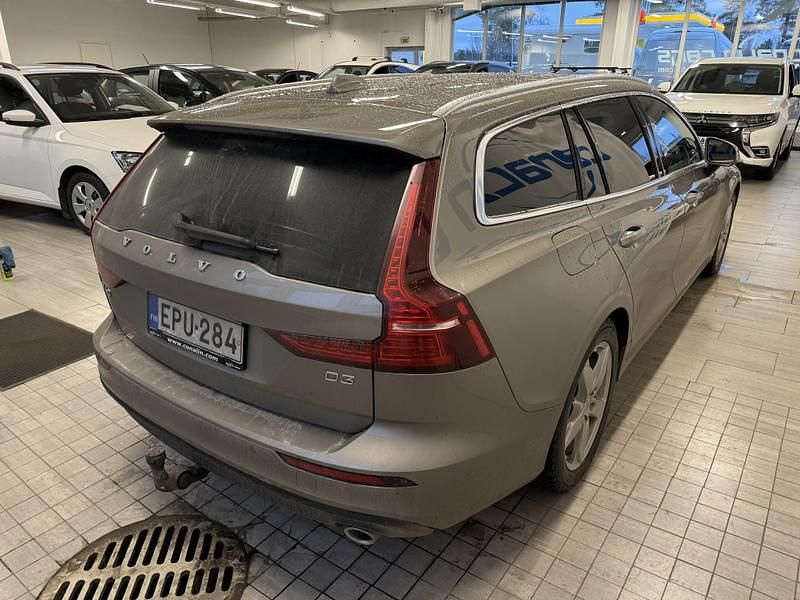 Käytetty Volvo V60 Business Edition 150 HP (110 kW) 2018 Farmari