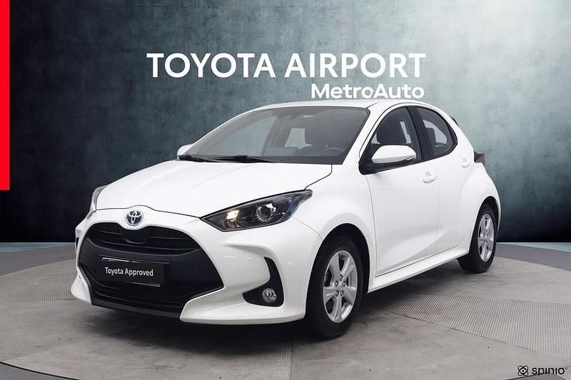 Valkoinen Käytetty 2023 Toyota Yaris Hybrid Active Viistoperä | 22 990 € (Perustarjous) - Kuva 1/4