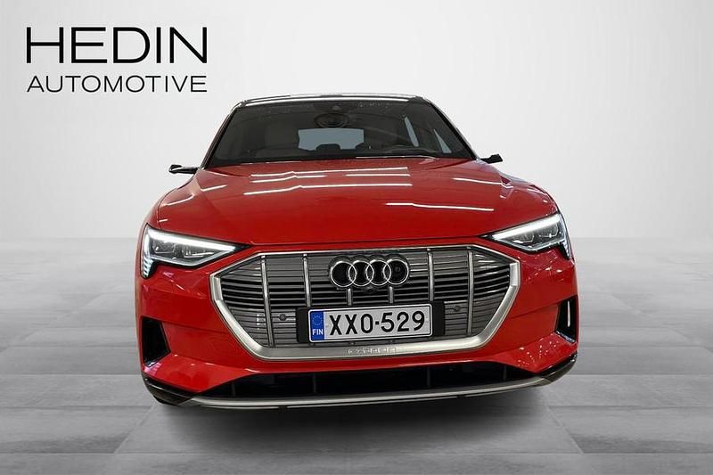 Käytetty Audi e-tron Advanced Plus 300 kW (408 HP) 2019 Punainen Katumaasturi