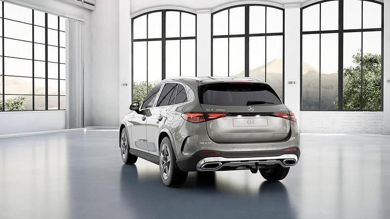 Käytetty Mercedes GLC300e Advanced 313 HP (230 kW) 2024 Harmaa Katumaasturi