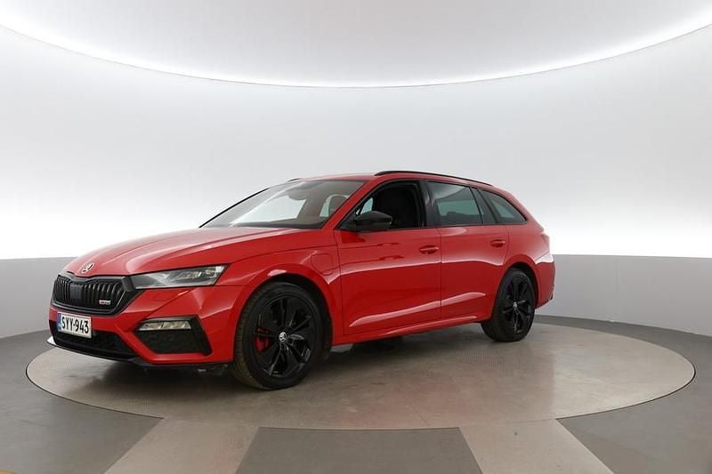 Käytetty Skoda Octavia RS 245 HP (180 kW) 2021 Farmari