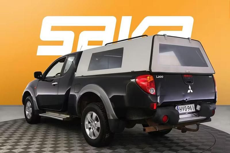 Käytetty Mitsubishi L200 Intense 136 HP (100 kW) 2007 Nouto