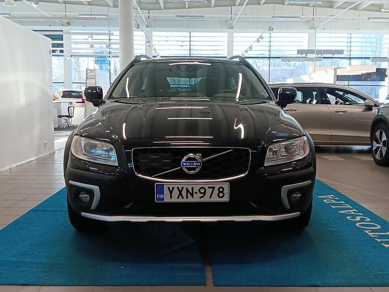 Käytetty Volvo XC70 Momentum 181 HP (133 kW) 2015 Musta Farmari