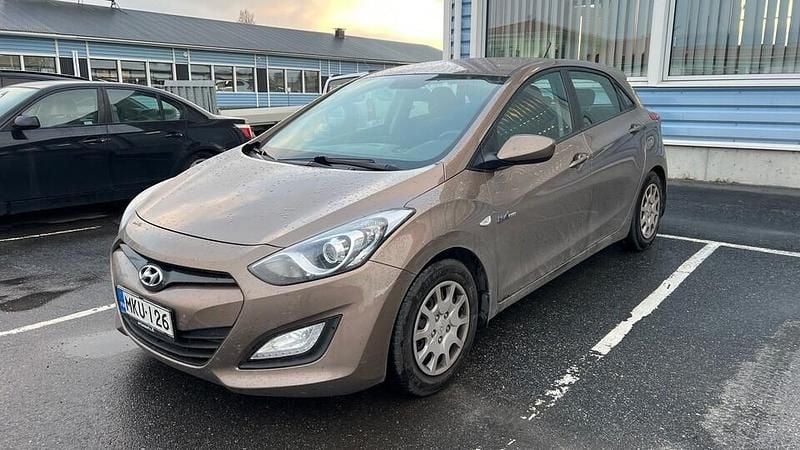 Hopea Käytetty 2012 Hyundai i30 Classic Viistoperä | 6 900 € (Perustarjous) - Kuva 1/3