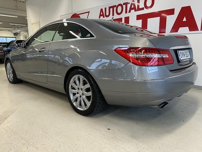 Käytetty Mercedes E250 204 HP (150 kW) 2009 Harmaa Coupe - kaksiovinen