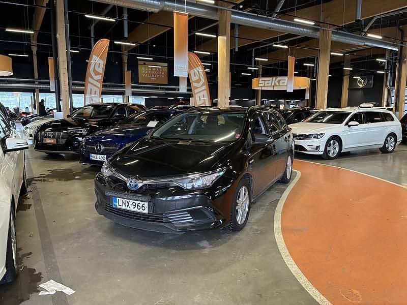 Käytetty Toyota Auris Touring Sports Edition 99 HP (72 kW) 2017 Farmari