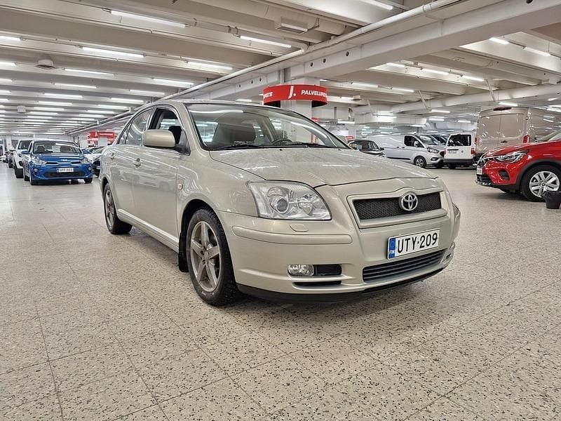 Vihreä Käytetty 2006 Toyota Avensis Terra Sedan | 7 480 € (Perustarjous) - Kuva 1/4