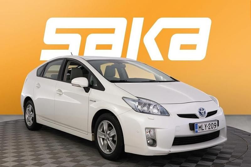 Käytetty Toyota Prius Premium 99 HP (72 kW) 2010 Viistoperä