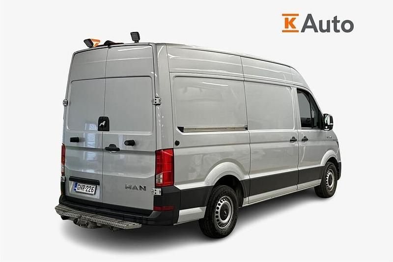 Käytetty MAN TGE 140 HP (102 kW) 2019 Hopea Van