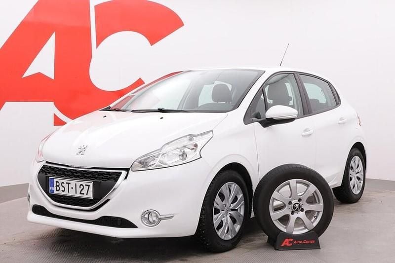 Käytetty Peugeot 208 82 HP (60 kW) 2015 Viistoperä