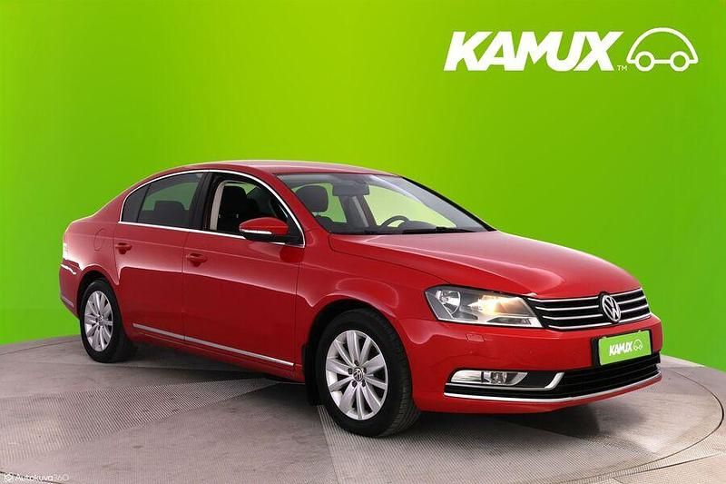 Punainen Käytetty 2012 VW Passat Comfortline Sedan | 3 990 € (Supertarjous) - Kuva 1/3