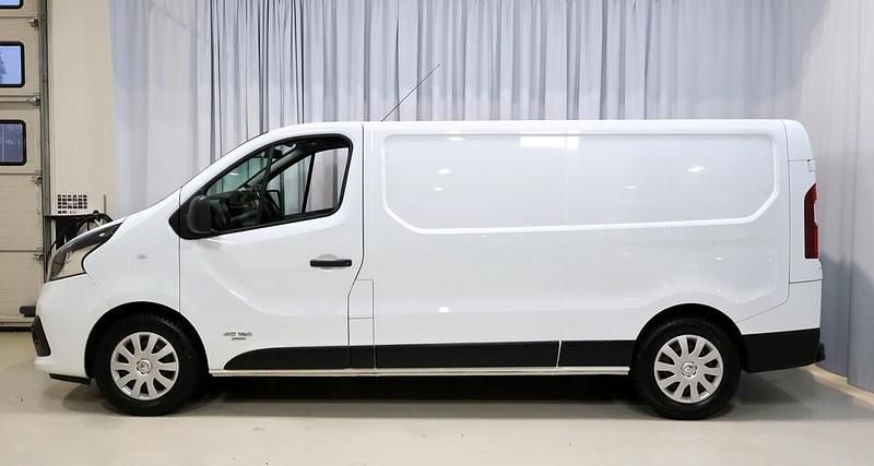 Käytetty Renault Trafic 120 HP (88 kW) 2016 Valkoinen Tila-auto