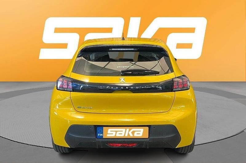 Käytetty Peugeot e-208 Active 100 kW (136 HP) 2022 Viistoperä