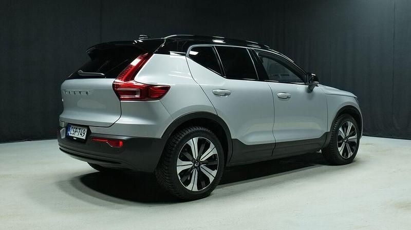 Käytetty Volvo EX40 Ultra 185 kW (252 HP) 2025 Katumaasturi