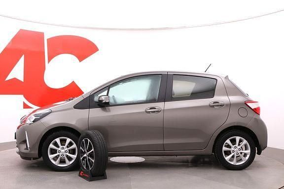 Käytetty Toyota Yaris Active 112 HP (82 kW) 2018 Harmaa Viistoperä