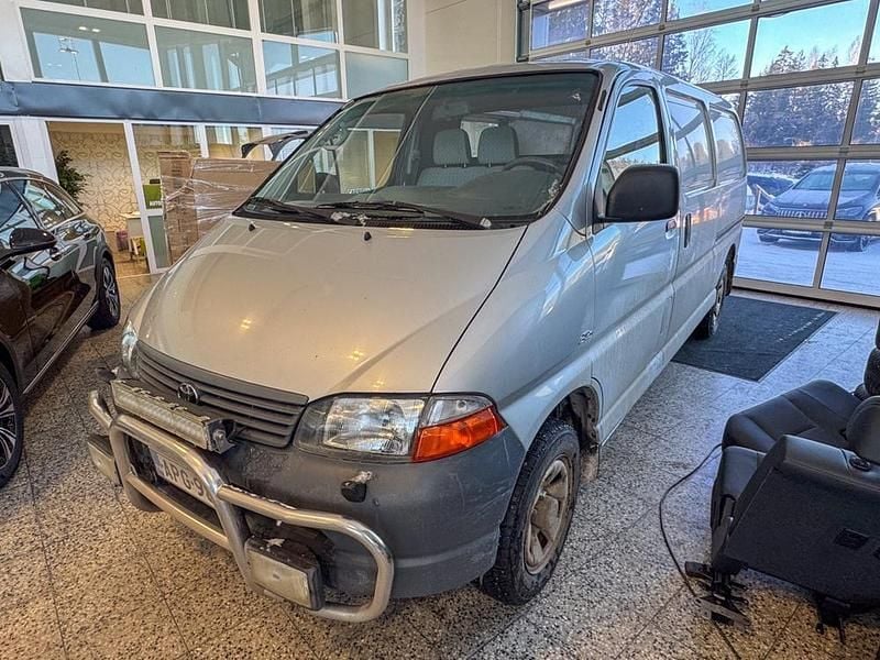 Käytetty Toyota HiAce 102 HP (75 kW) 2006 Hopea Van