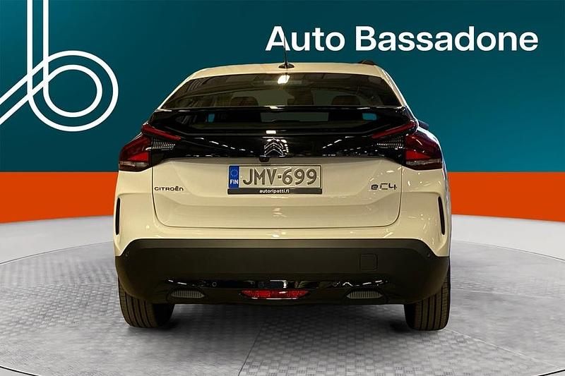 Käytetty Citroën e-C4 Feel 138 kW (188 HP) 2023 Viistoperä