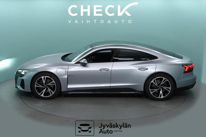 Käytetty Audi e-tron GT quattro 350 kW (476 HP) 2023 Harmaa Sedan