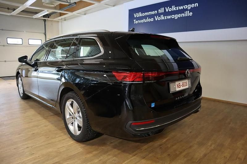Käytetty VW Passat Comfortline 150 HP (110 kW) 2024 Musta Farmari