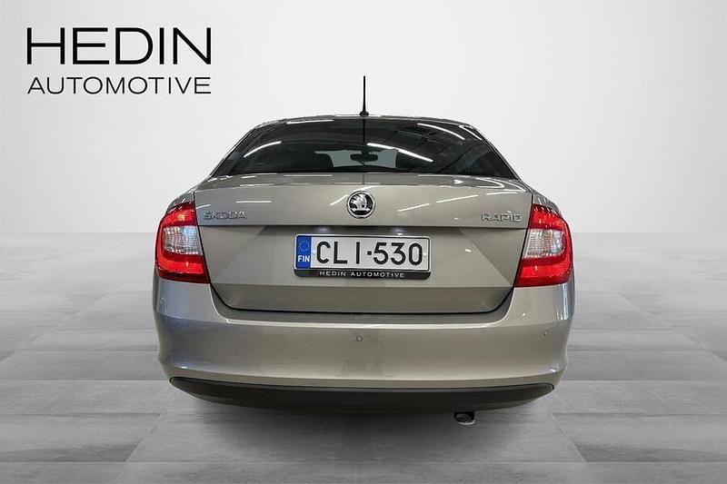 Käytetty Skoda 110 R Style 110 HP (80 kW) 2016 Ruskea Sedan