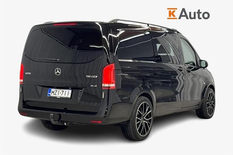 Käytetty Mercedes Vito 163 HP (119 kW) 2021 Van