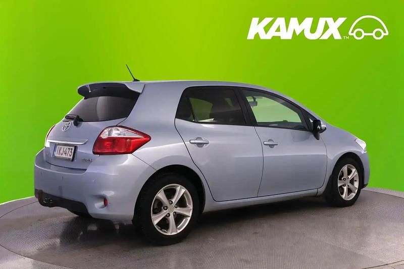 Käytetty Toyota Auris Edition 132 HP (97 kW) 2012 Sininen Sedan