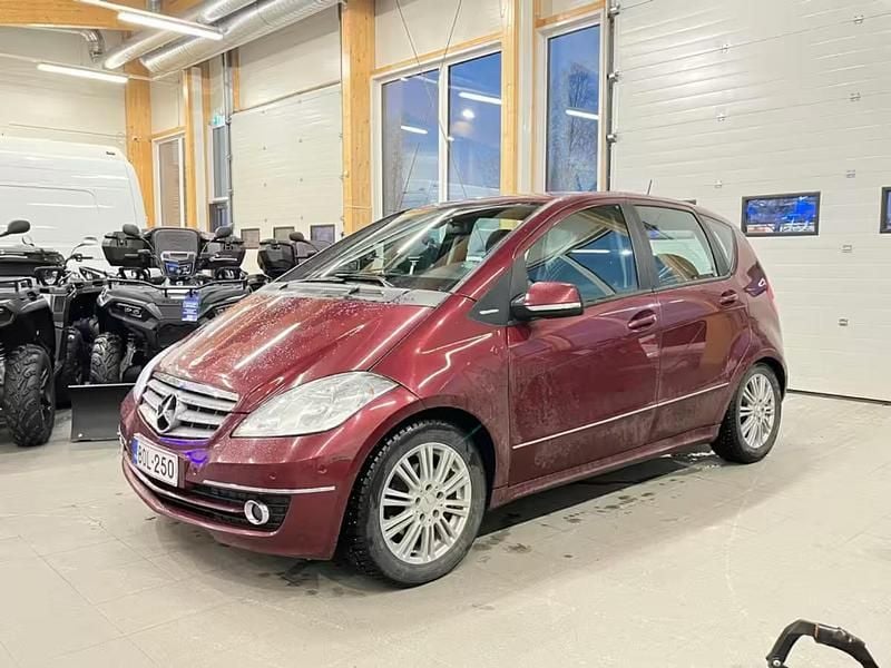 Käytetty 2010 Mercedes A180 Elegance | 4 970 € - Kuva 1/4