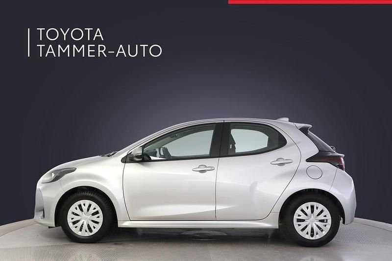 Käytetty Toyota Yaris Hybrid Active 116 HP (85 kW) 2024 Hopea Viistoperä
