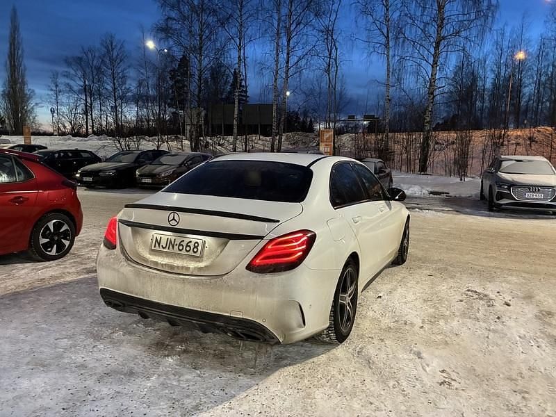 Käytetty Mercedes A200 Business 184 HP (135 kW) 2014 Sedan