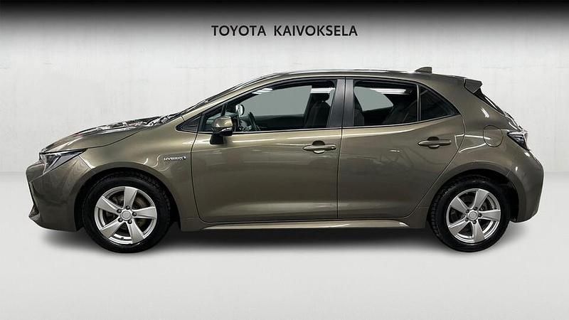 Käytetty Toyota Corolla Active 122 HP (89 kW) 2020 Ruskea (beige) Viistoperä