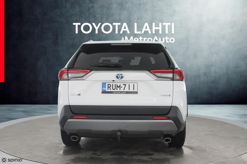 Käytetty Toyota RAV4 Hybrid Active 178 HP (130 kW) 2020 Katumaasturi