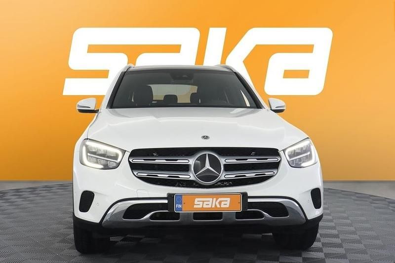 Käytetty Mercedes GLC300e Business 335 HP (246 kW) 2022 Katumaasturi