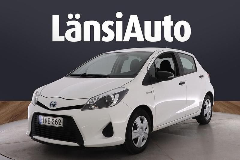 Valkoinen Käytetty 2013 Toyota Yaris Hybrid Life Viistoperä | 10 490 € (Hieman kallis) - Kuva 1/1