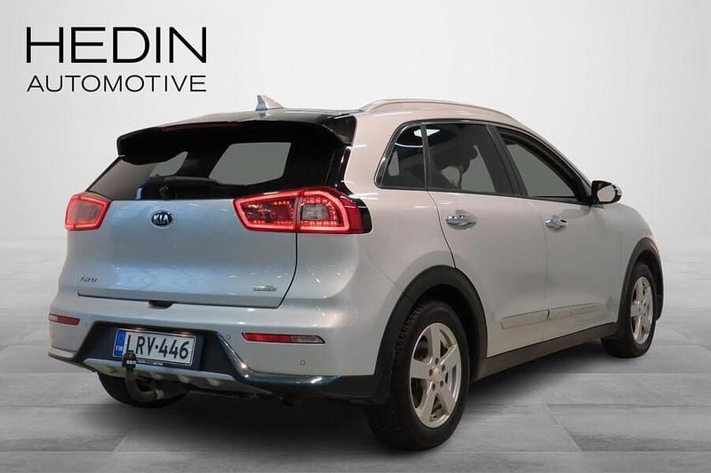 Käytetty Kia Niro EX 105 HP (77 kW) 2018 Harmaa Katumaasturi