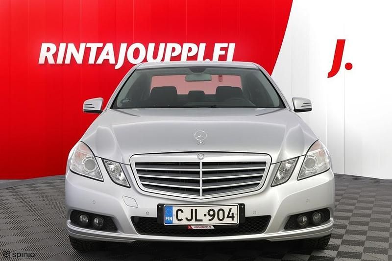 Käytetty Mercedes E200 184 HP (135 kW) 2010 Hopea Sedan