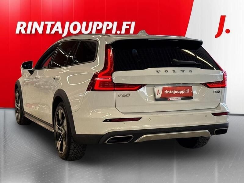 Käytetty Volvo V60 CC 190 HP (139 kW) 2019 Valkoinen Farmari