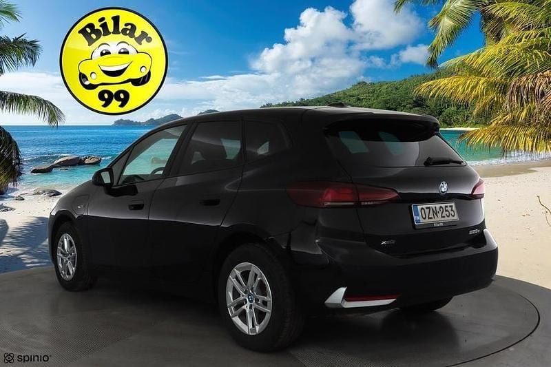Käytetty BMW 225 Active Tourer 245 HP (180 kW) 2023 Tila-auto
