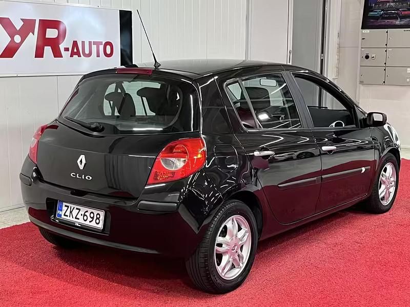 Käytetty Renault Clio II Dynamique 2008