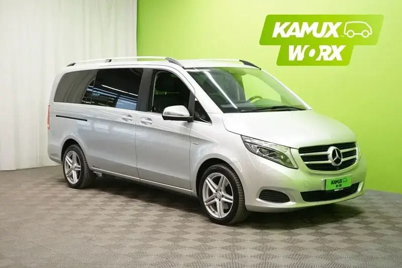 Hopea / harmaa Käytetty 2017 Mercedes V250 Tila-auto | 39 990 € (Supertarjous) - Kuva 1/4