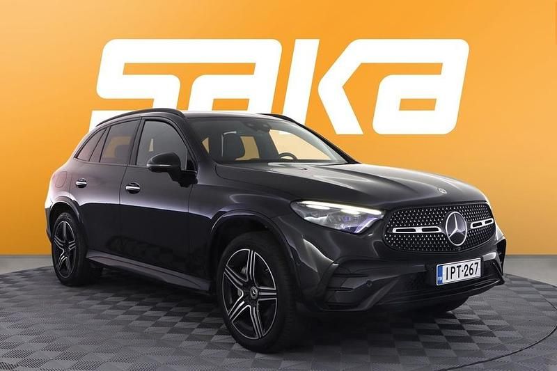 Käytetty 2023 Mercedes GLC300e AMG Katumaasturi | 60 900 € (Perustarjous) - Kuva 1/3