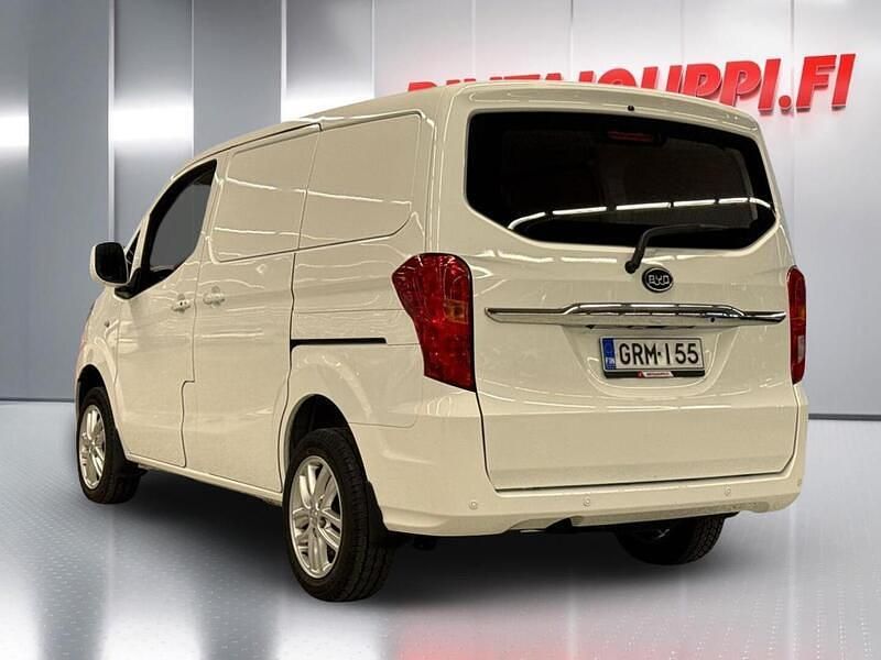 Käytetty BYD ETP3 100 kW (136 HP) 2023 Van