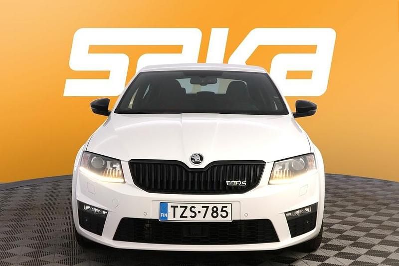Käytetty Skoda Octavia RS 184 HP (135 kW) 2015 Viistoperä