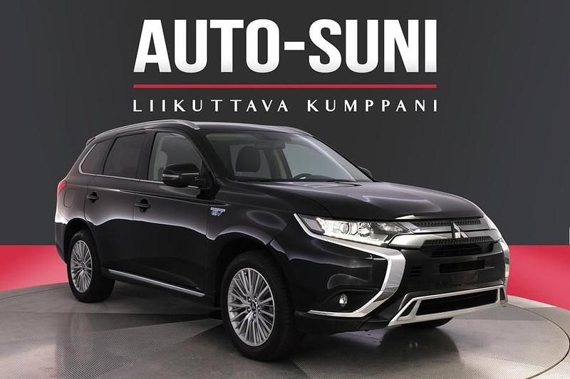 Käytetty Mitsubishi Outlander P-HEV Intense 135 HP (99 kW) 2020 Katumaasturi