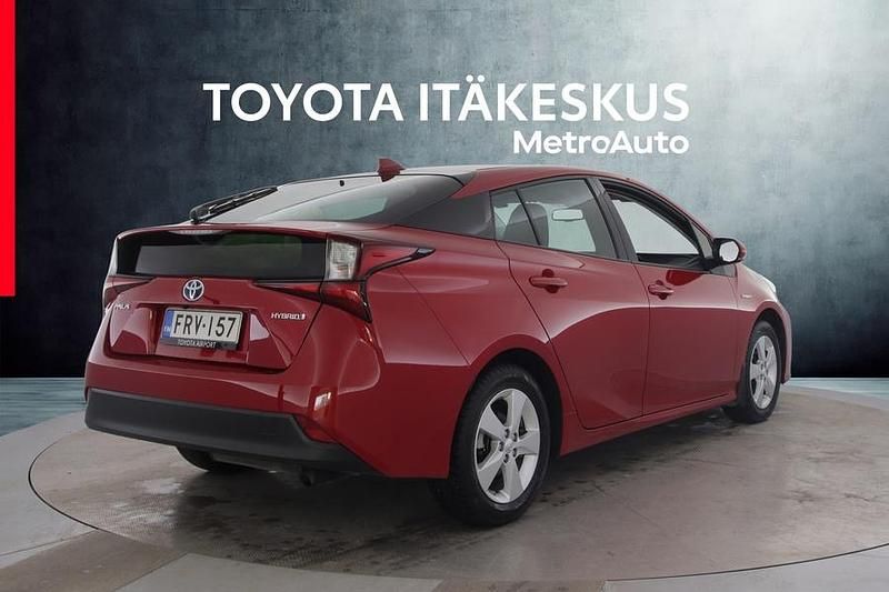 Käytetty Toyota Prius Active 122 HP (89 kW) 2020 Met. punainen Viistoperä